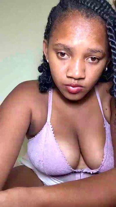 Mimiegirl live from Madagascar