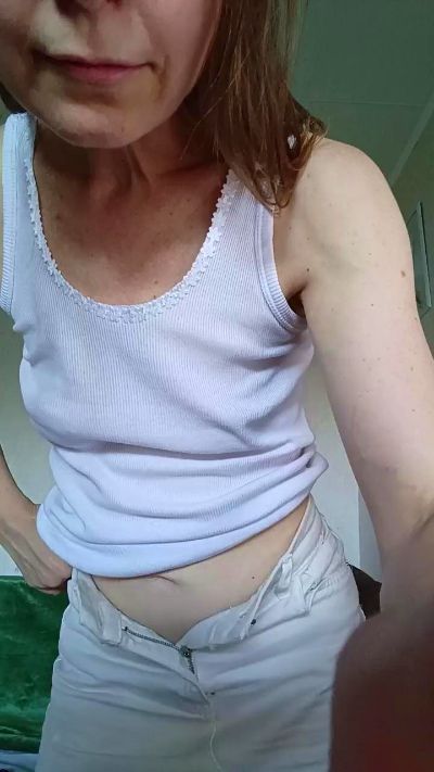 MissDisare live from United States
