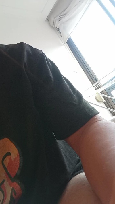 Normalguy8_ live from Spain
