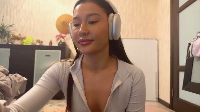 SalinaRaring live from United States