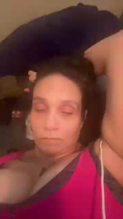 Saritasbigtits live from United States