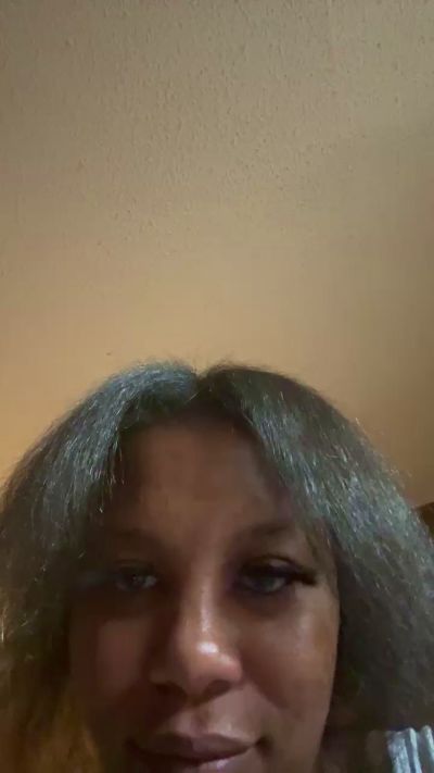SexxiQueen live from United States