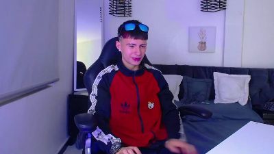 Stivarfox21 live from United States