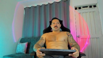 TheMagicFoxxx live from Colombia