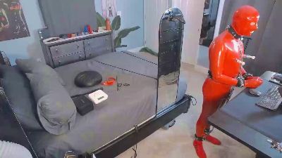 Tightlyrubberd live from United States