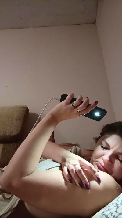 TinaaRina live from United States