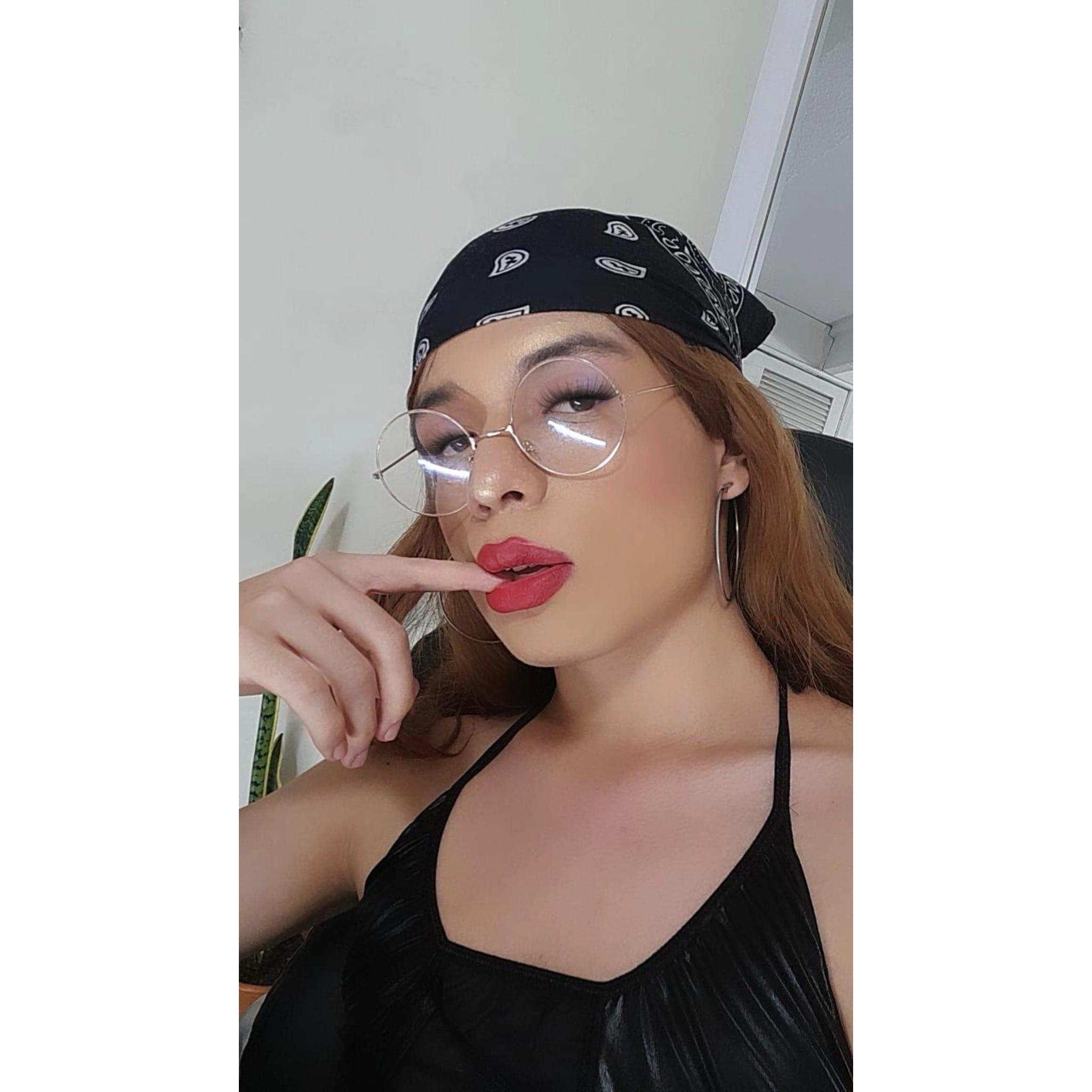 Valenn_delrey live from Colombia