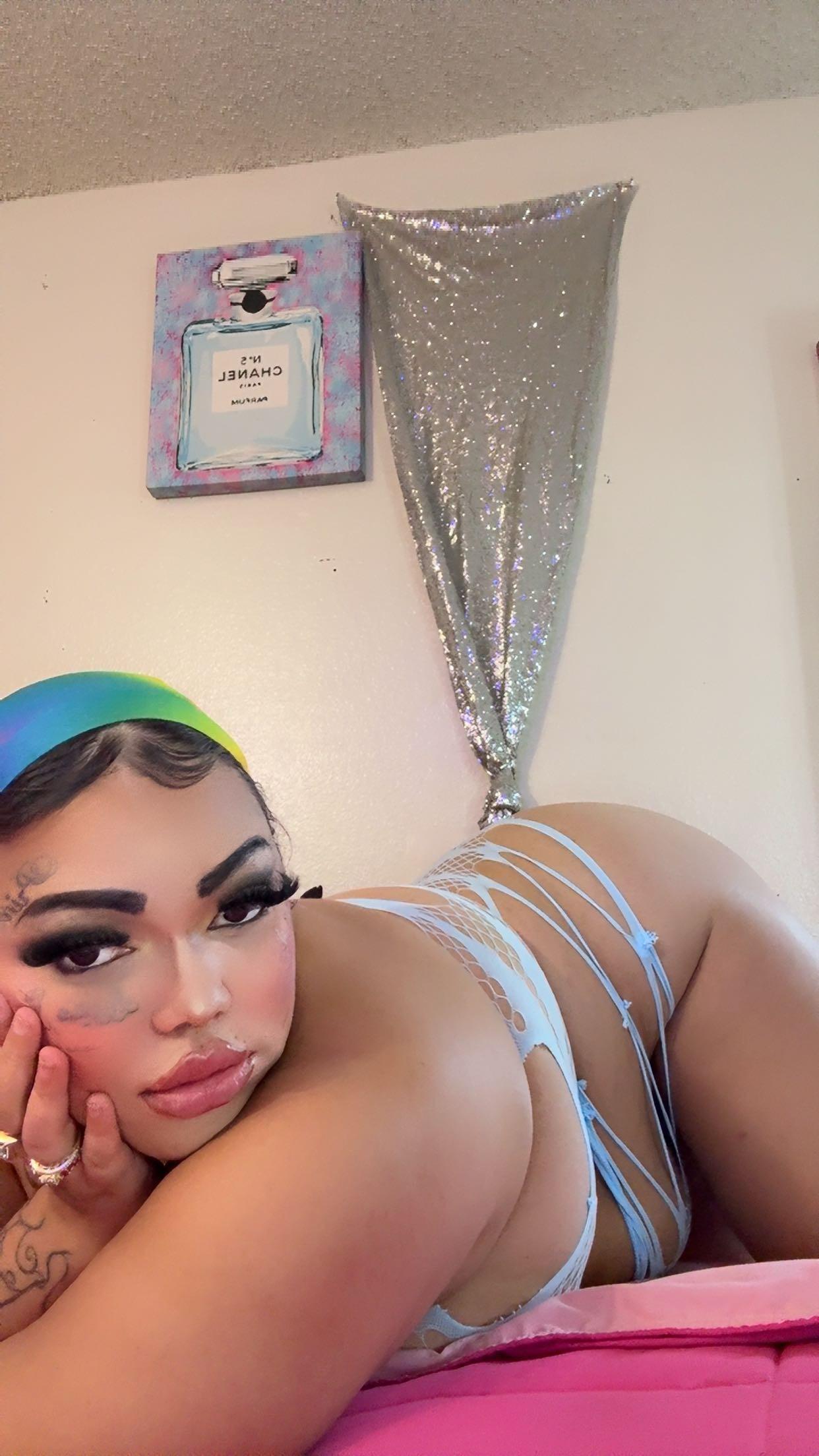 Yummy_Mami live from United States