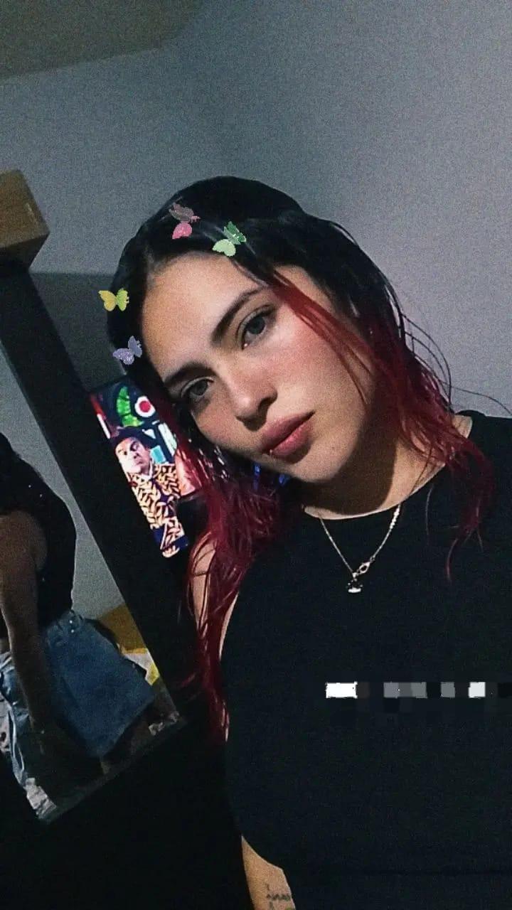 Zoy_Wild live from United States