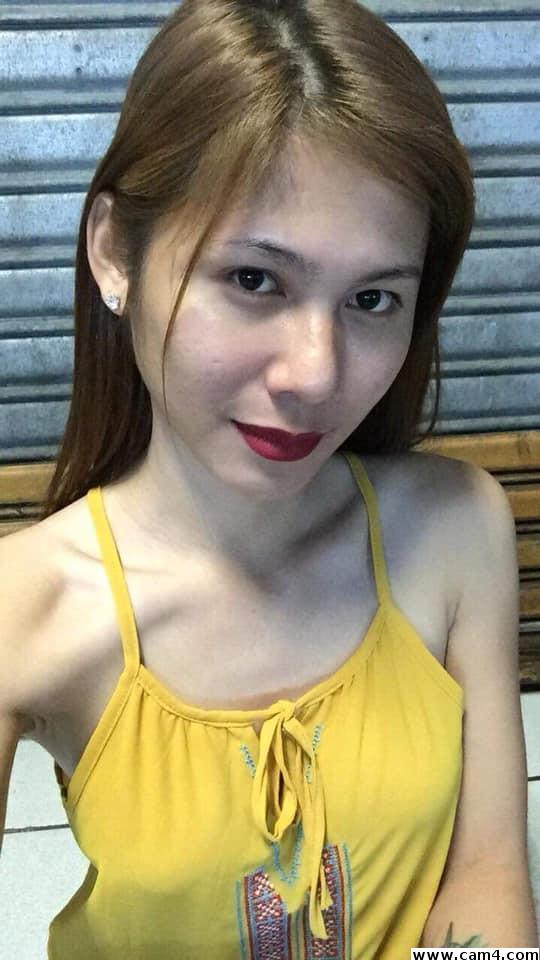 _QueenB_ live from Philippines