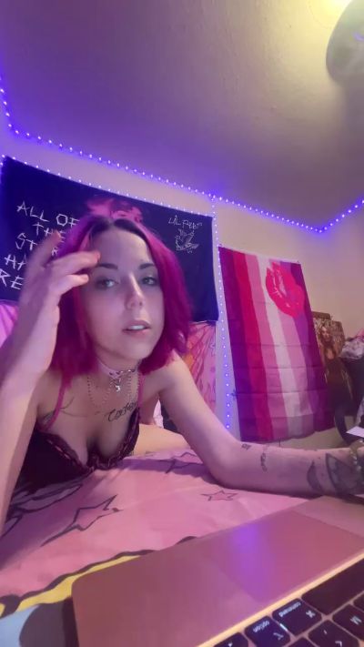 brattyangelica live from United States
