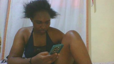 cute_lavenda live from Kenya