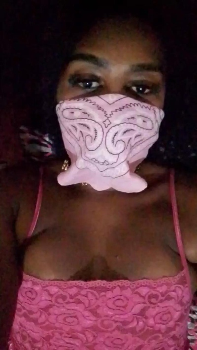 flaviasantos1 live from Brazil