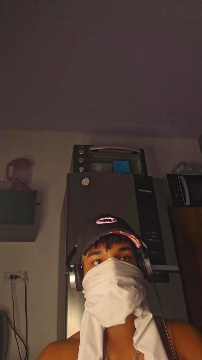 gabriel5257 live from Brazil