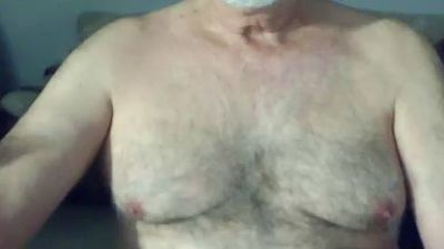 horny60bear live from Spain