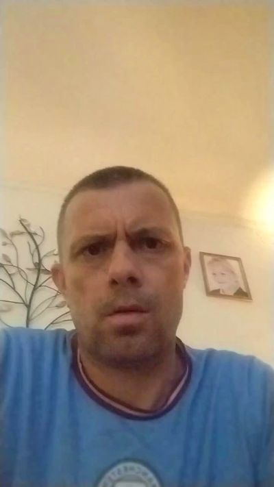 hungryass6969 live from United Kingdom