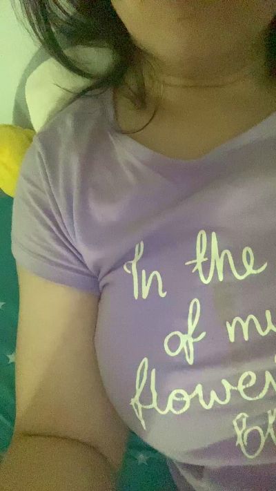 jessicajess2 live from United Kingdom