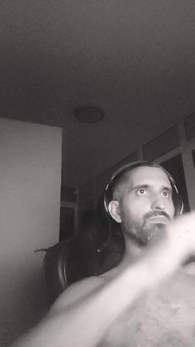 jorgepk133 live from Spain