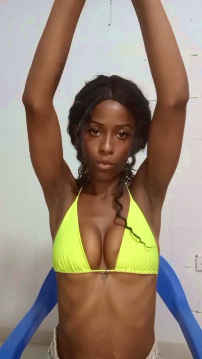 lesly_model live from Colombia