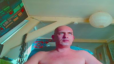 maxhard1977 live from Netherlands