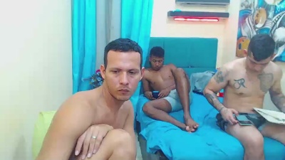 monsterblack_ live from Colombia