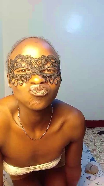 peachie_ebony live from Kenya