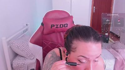 scarletsam live from Colombia