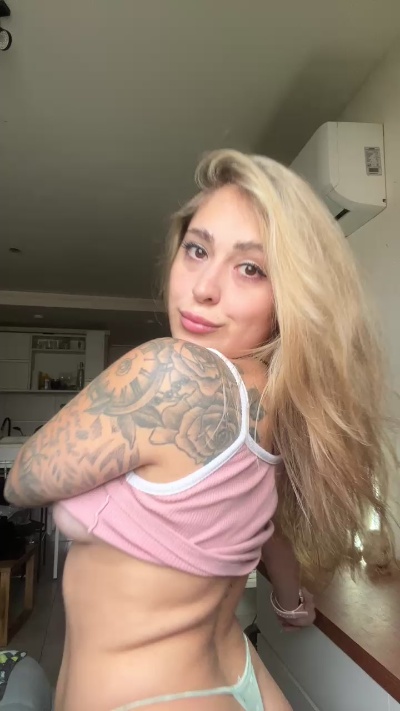 sweettifanny_ live from Argentina