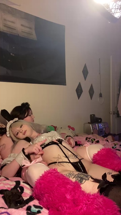 tobisbedroom live from United States