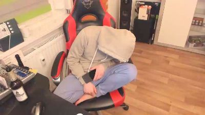 tonibiteen21 live from Germany