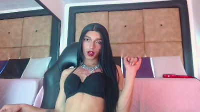 trinity_evans live from United States