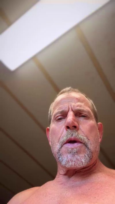 vaginaslayer68 live from United States